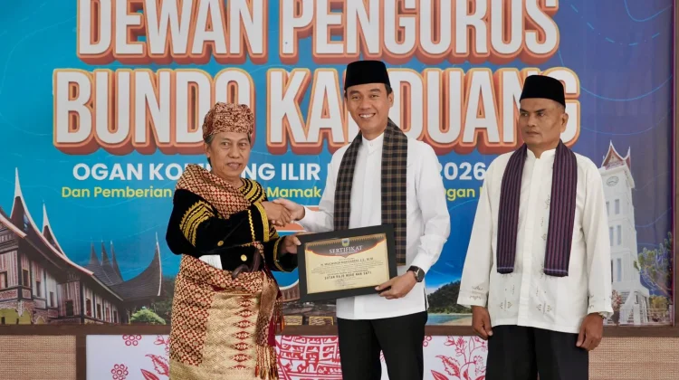 Bupati OKI Sandang Gelar Kehormatan Adat Minang “Sutan Rajo Mudo Nan Sati"