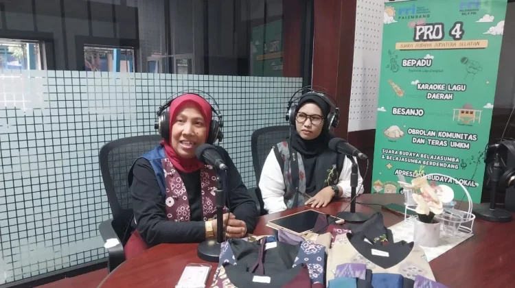 Jumputan Palembang Tembus Fashion Modern