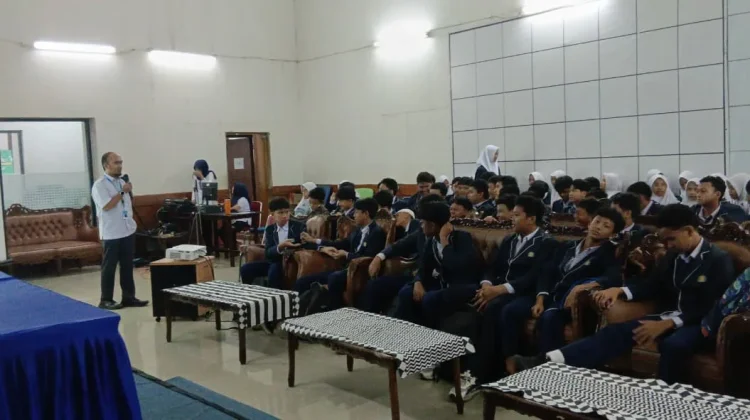Kunjungan Edukatif, Siswa Kenal Dunia Radio