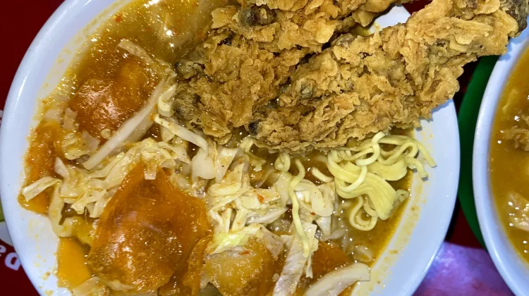 Cara Aman Konsumsi Seblak Pedas