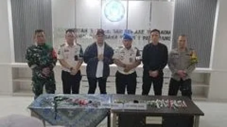 Lapas Pakjo Dirazia, Polisi Amankan Sikat Gigi Modifikasi hingga Sajam Rakitan