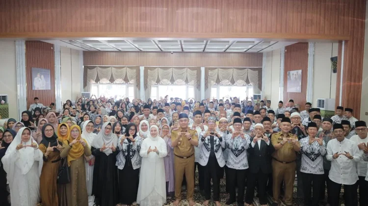 Pemkot Palembang Lepas 66 Calon Jemaah Haji PGRI