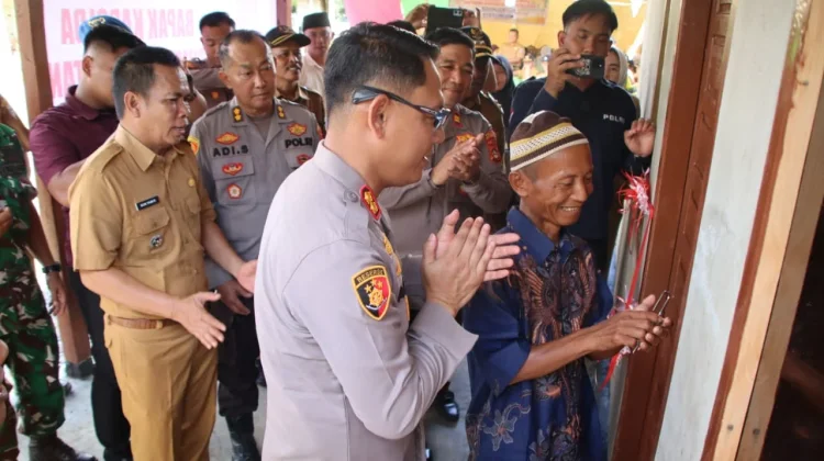 Polres OKU Timur Bangun Rumah untuk Warga Kurang Mampu