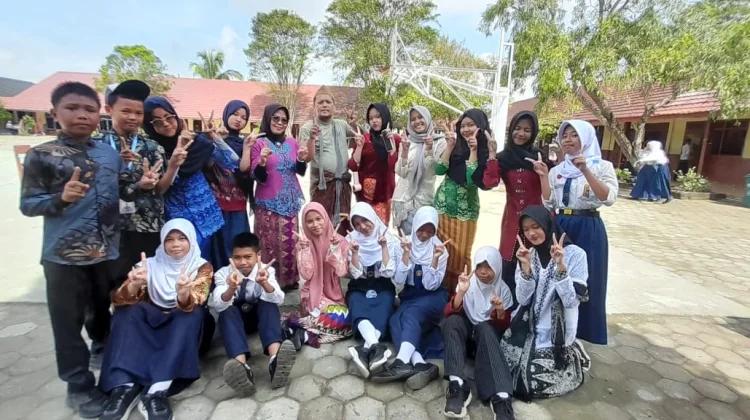 Semangat Kartini Menggema, SMPN 12 Palembang Penuh Kreasi