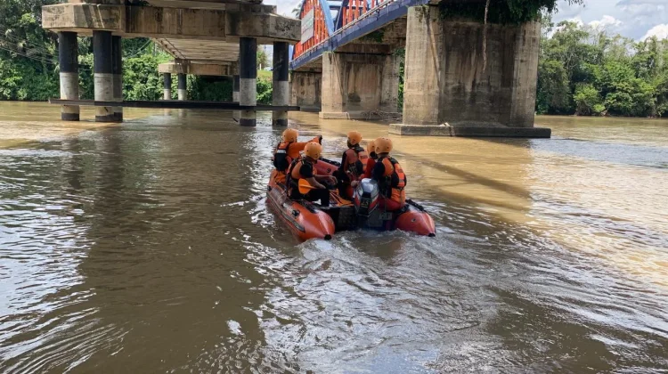 Siswi SMP Terseret Arus Sungai Komering