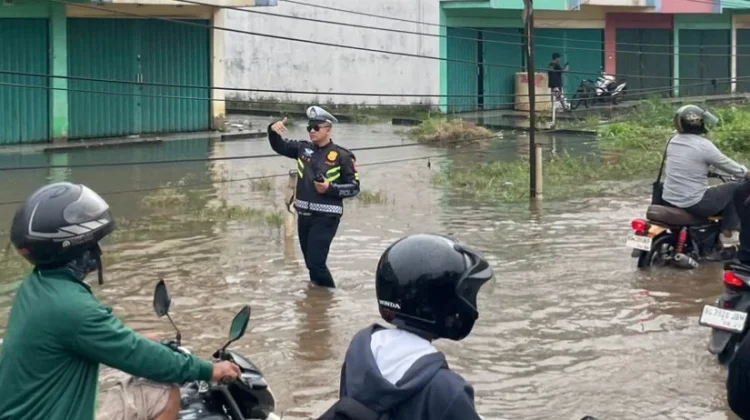 Perbaikan Gorong-Gorong Terendam, Lalin Talang Kelapa Macet
