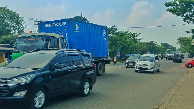 Kendaraan Bertonase Langgar Jam Lintas, Kinerja Dishub Palembang Disorot