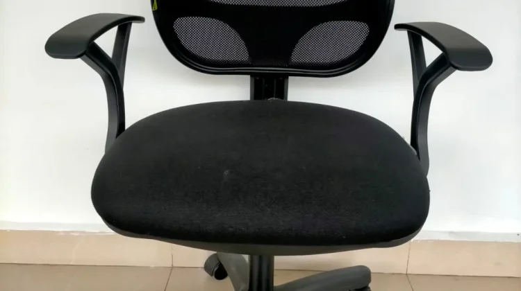 Tips Merawat Kursi Kantor agar Awet dan Tetap Nyaman