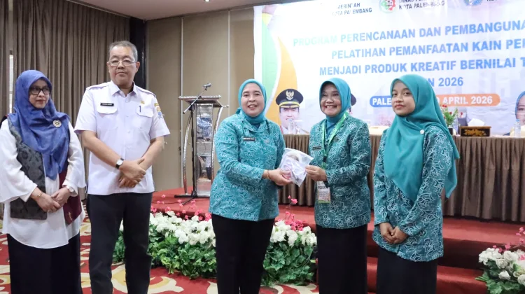 Pelatihan Kain Perca Perkuat Ekonomi Kreatif Keluarga di Palembang
