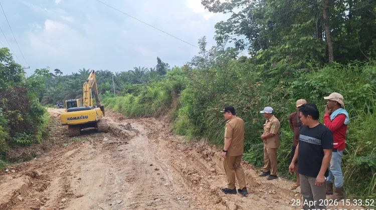 Pemkab Muba Kebut Perbaikan Jalan Mekar Jaya