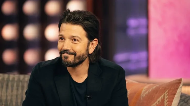 Diego Luna Bergabung di Live-Action Tangled, Perankan Tokoh Baru