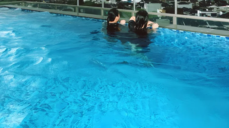 Renang Jadi Pilihan Relaksasi Anak Muda di Perkotaan