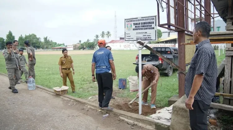 Pemerintah Tingkat Kecamatan Pasang Plang Aset Pemda