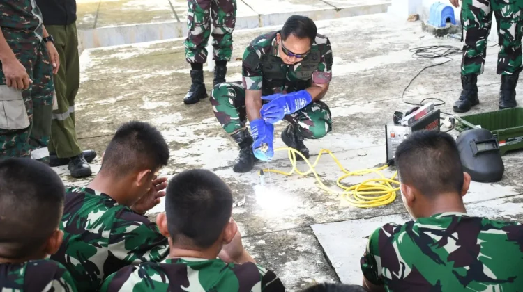 Welding Korem 044/Gapo Tingkatkan Kapabilitas Yon TP 950