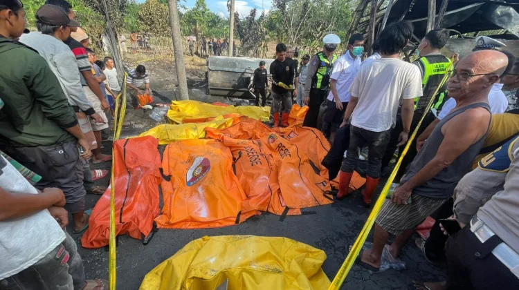 Kecelakaan Maut Bus ALS vs Truk Tangki Minyak, 16 Orang Meninggal Dunia