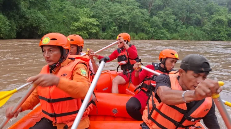 Tim SAR Gabungan Sisir 10 KM Cari Dua Siswa SD Hanyut di Sungai Musi