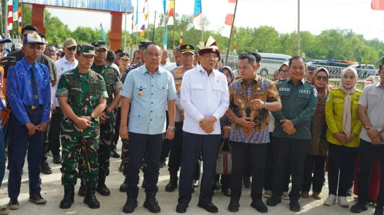 Pangdam II/Sriwijaya Dampingi Menkopolkam RI Tinjau Kampung Nelayan Sungsang
