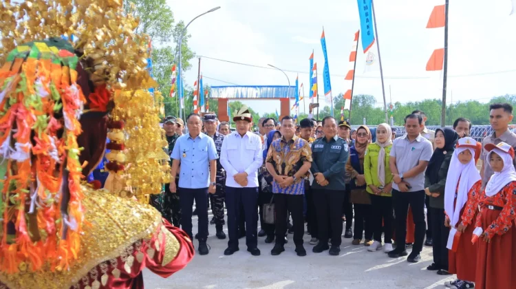 Menko Polkam Tinjau Kampung Nelayan Sungsang Banyuasin