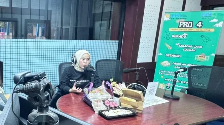 Andalkan Resep Mertua, Meiry Buka Usaha Jajanan Bangka di Palembang
