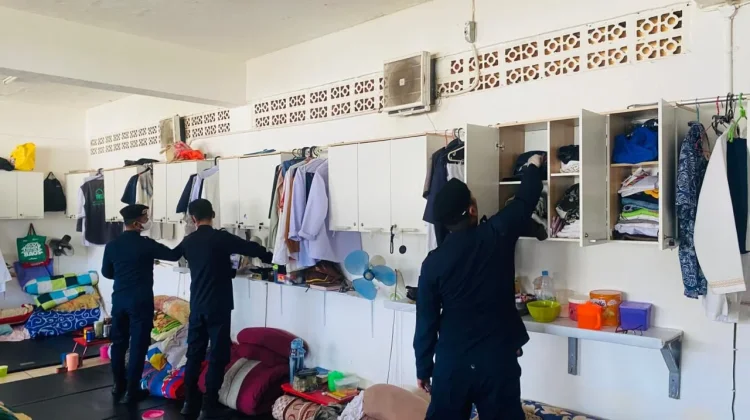 Rutan Pakjo Digeledah, Petugas Temukan Cutter hingga Atribut Menyerupai Militer