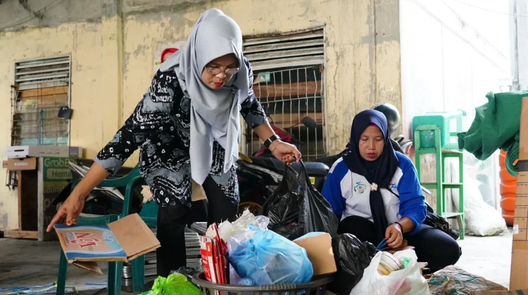 Pertamina Ajak Warga Nabung Sampah Demi Tambahan Gizi Anak