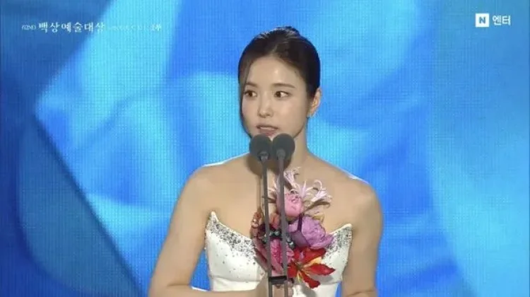 Kemenangan Shin Se Kyung di Baeksang Arts Awards Jadi Perdebatan