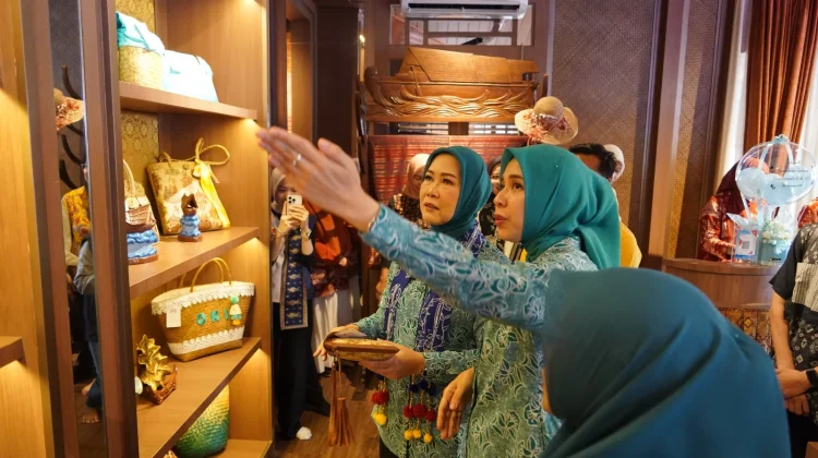 Galeri Dekranasda OKI Jadi Etalase Wastra dan UMKM