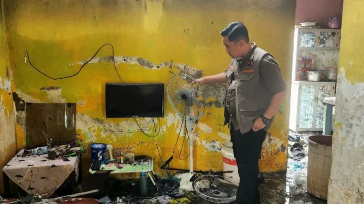 BPBD Banyuasin Serahkan Bantuan Korban Kebakaran Tanah Mas