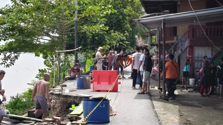 Tanah Longsor di Sekayu Rusak Akses Jalan Bantaran Sungai Musi