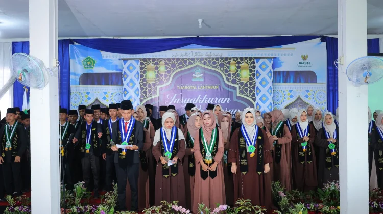 MTs dan MA Tijarotal Lepas 72 Generasi Qurani untuk Lanjut Pendidikan