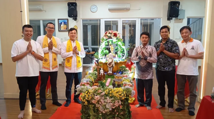 Waisak, Yabuddhi Sumsel Gelar Tradisi Yi Fo, Pemandian Rupang Bayi Siddharta