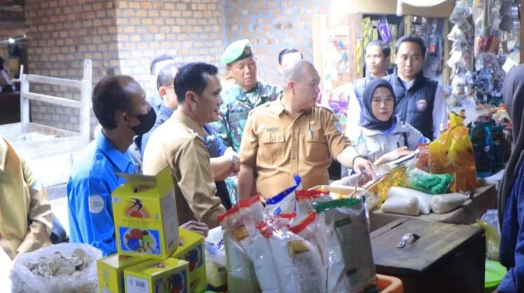 Pemkab OKU Selatan Sidak Pasar Saka Selabung jelang Iduladha