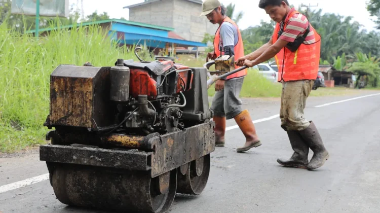 Cuaca Ekstrem Percepat Kerusakan di Ruas Terawas-Maur, Perbaikan Dikebut