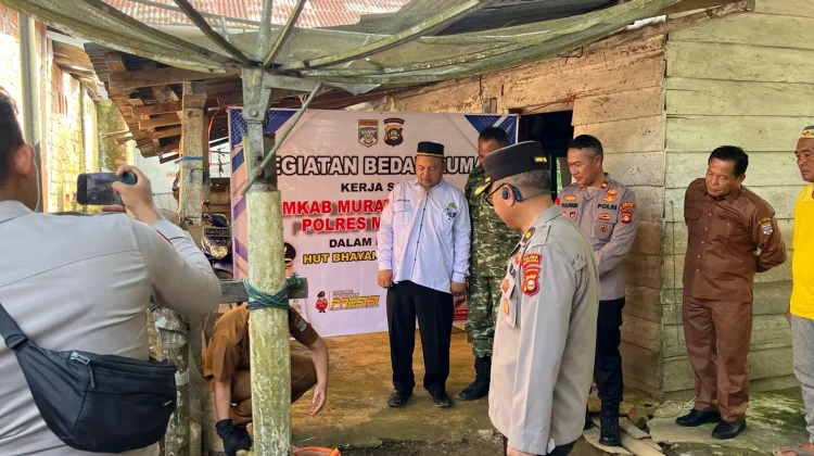 Polres Muratara Bagikan Sembako dan Bedah Rumah Warga