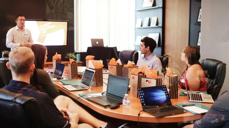 Kenali Peran Pitching dalam Pengembangan Bisnis