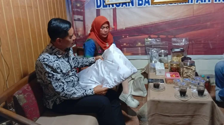 Bersama Bank Sampah, Kecamatan Talang Kelapa Perkuat Solusi Atasi Masalah Sampah