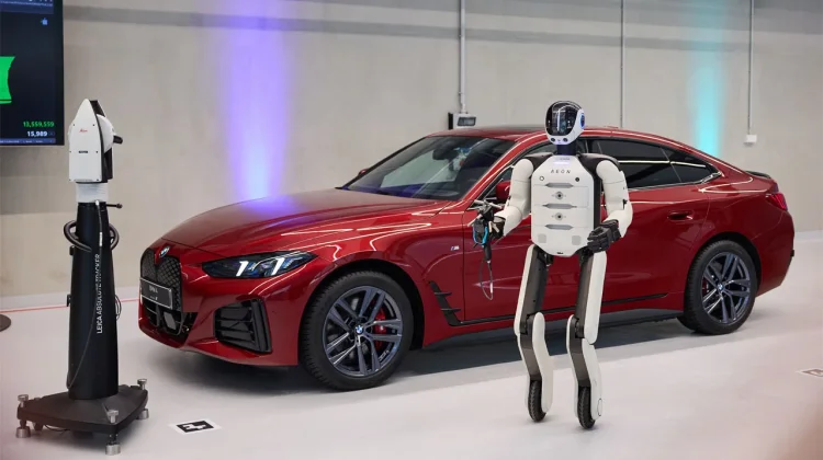 Kolaborasi Pekerja Manusia dan Robot AEON di BMW