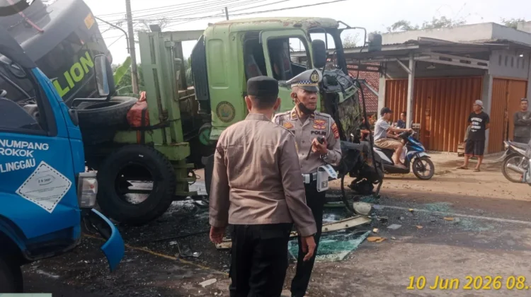 Truk Alat Berat dan Tangki Tabrakan di Jalintim Banyuasin