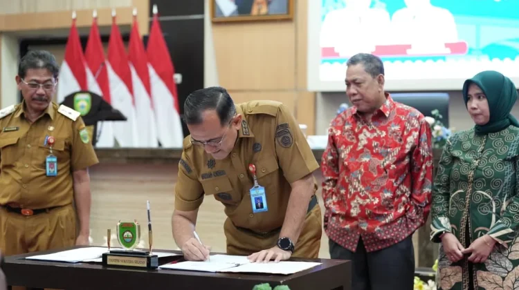 Tingkatkan Efesiensi, Pemprov Sumsel Teken Kontrak Payung Pengadaan Kertas HVS