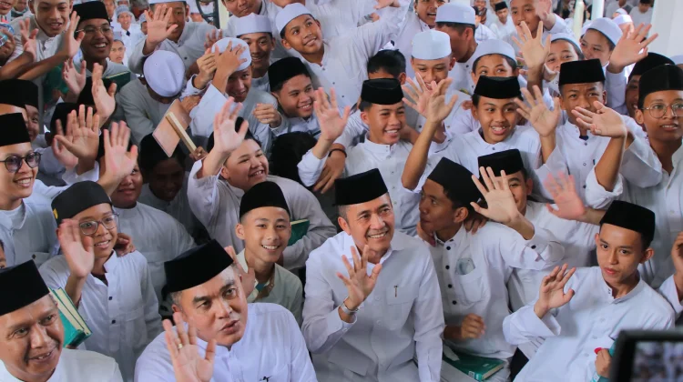 Ribuan Peserta Ikuti Khataman Massal HUT Palembang