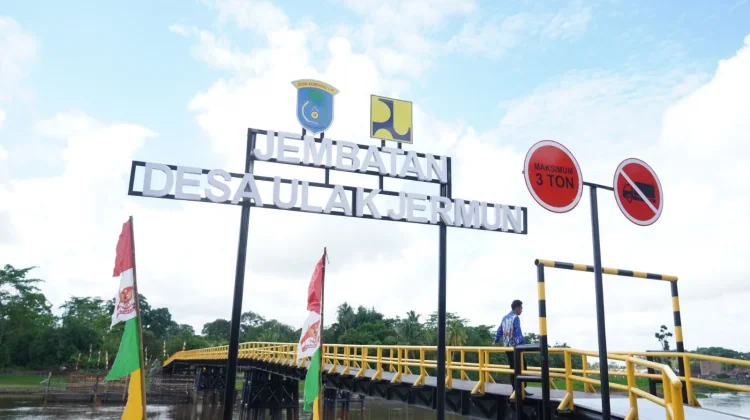 Resmikan Jembatan, Bupati OKI Muchendi Buka Akses dan Dongkrak Ekonomi Desa