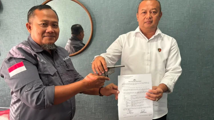Warga Serahkan Senjata Api Rakitan kepada Polres Ogan Ilir