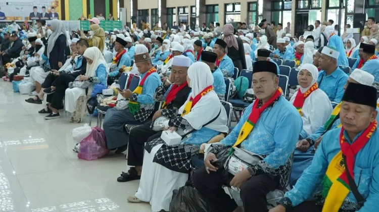 Jemaah Haji Kloter Sepuluh Debarkasi Palembang Tiba di Tanah Air
