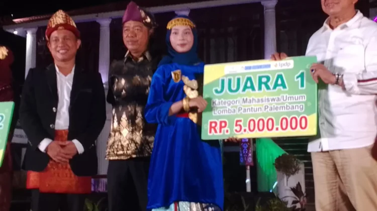 Festival Pantun Kelakar Betok Lahirkan Buku 1.343 Pantun Palembang
