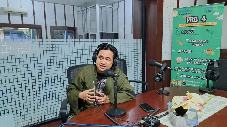Selain Hiburan, Stand Up Comedy Jadi Ruang Curhat dan Kritik Sosial