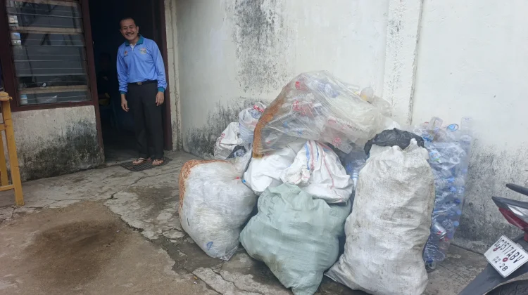 Bank Sampah jadi Solusi Bernilai Ekonomi