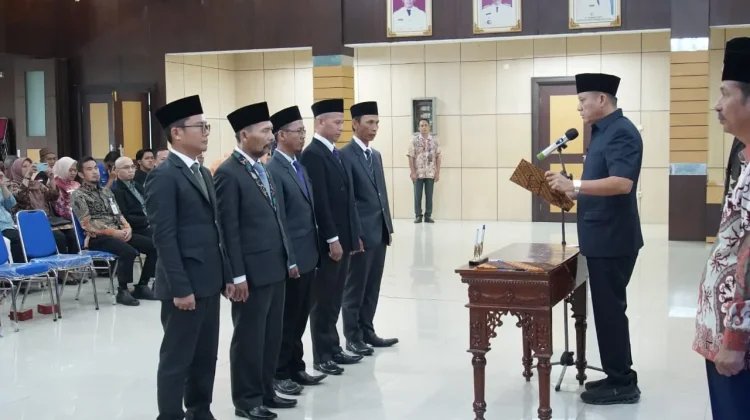 Bupati OKU Timur Kukuhkan Pimpinan Baznas OKU Timur Periode Baru