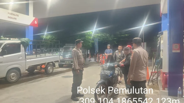 Pasca Penyesuaian Harga BBM, Polsek Pemulutan Patroli Pastikan SPBU Kondusif