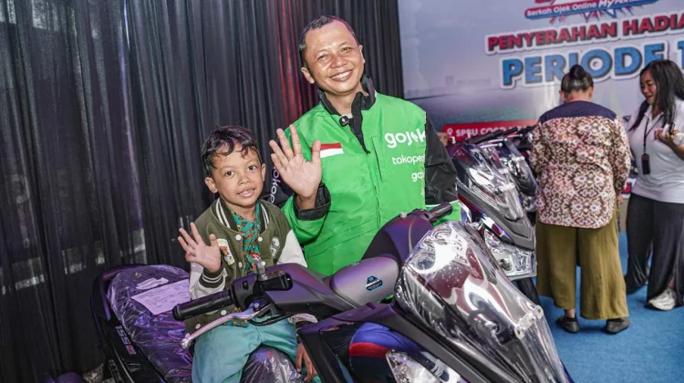Pertamina Bagikan 25 Yamaha Lexi untuk Mitra Ojol Pengguna MyPertamina