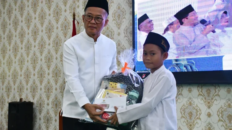 Santuni 320 Anak Yatim dan Disablitas, Kemenag Sumsel Sampaikan Pesan Motivasi